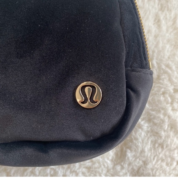 Lululemon belt bag - Picture 3 of 6